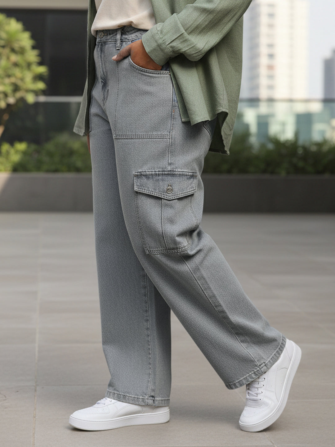 Plus Men's Light Grey Loose Fit Cargo Jeans with 6 Pockets Non-Stretchable