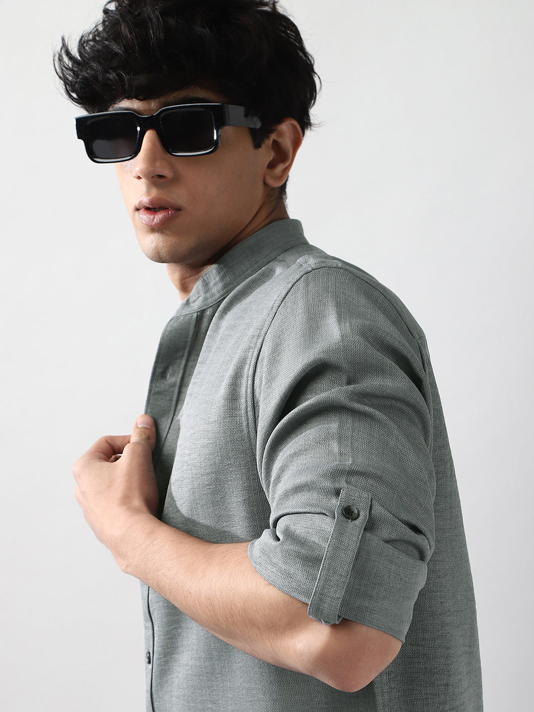 Men's Metallic Blue Linen Blend Full Sleeve Relaxed Fit Mandarin Collar Casual Solid Shirt
